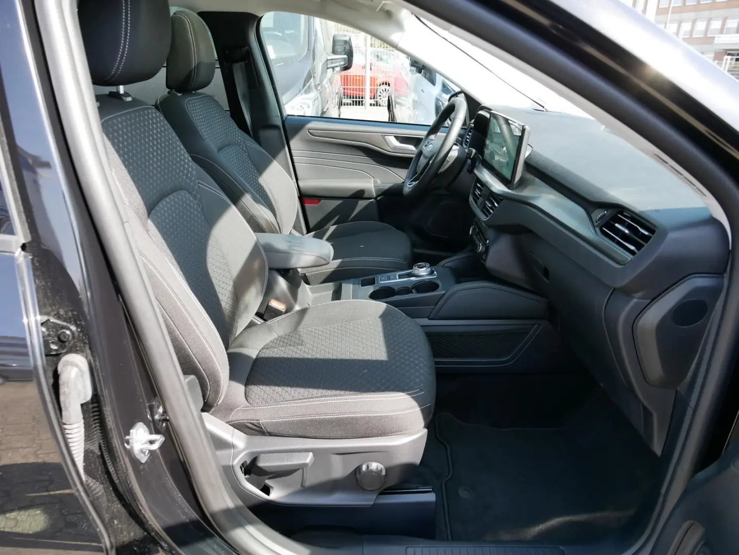 Kuga Hybrid Titanium