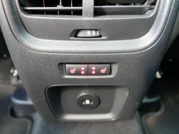 Kuga Hybrid Titanium