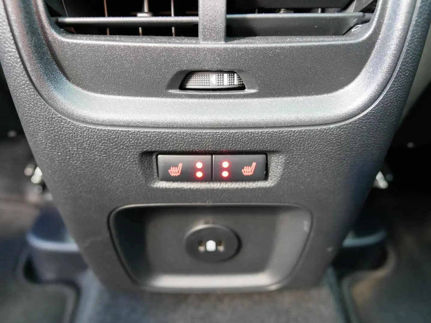 Kuga Hybrid Titanium