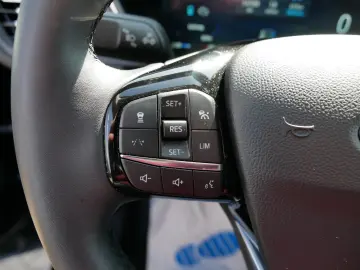 Kuga Hybrid Titanium