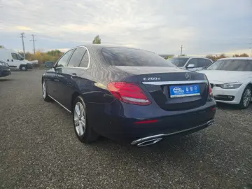 Mercedes Benz E200