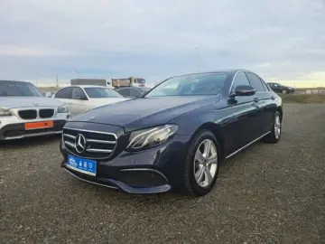 Mercedes Benz E200