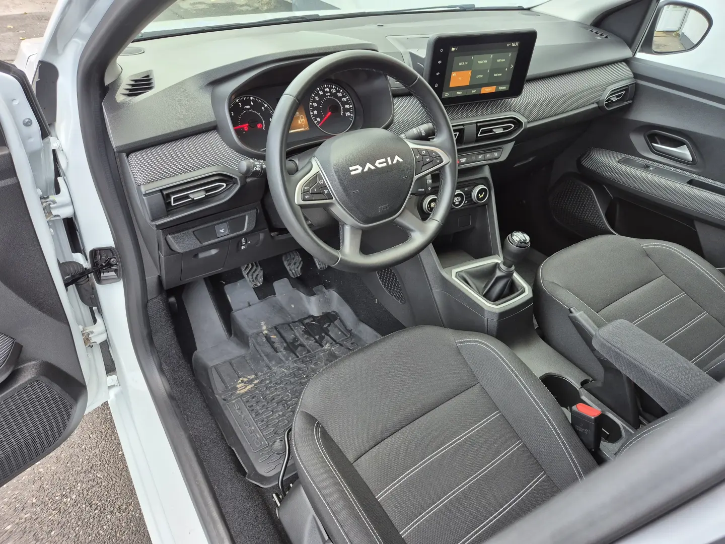 Dacia Sandero EXPRESSION 1.0 TCE 90 CP 2024