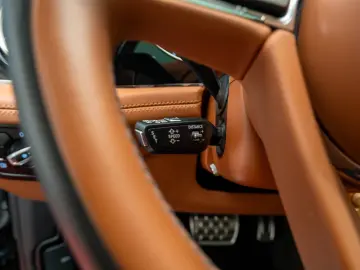 Bentayga 4.0 V8 4WD Autom.