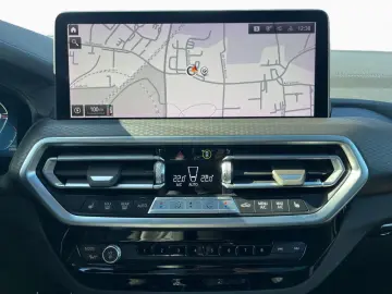 X3 M40d HUD Laser StHZ Pano Kam. Komfz. Sitzbel.