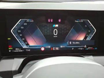 X3 xDrive20iA M SPORT PRO AHK Iconic Glow Adapti