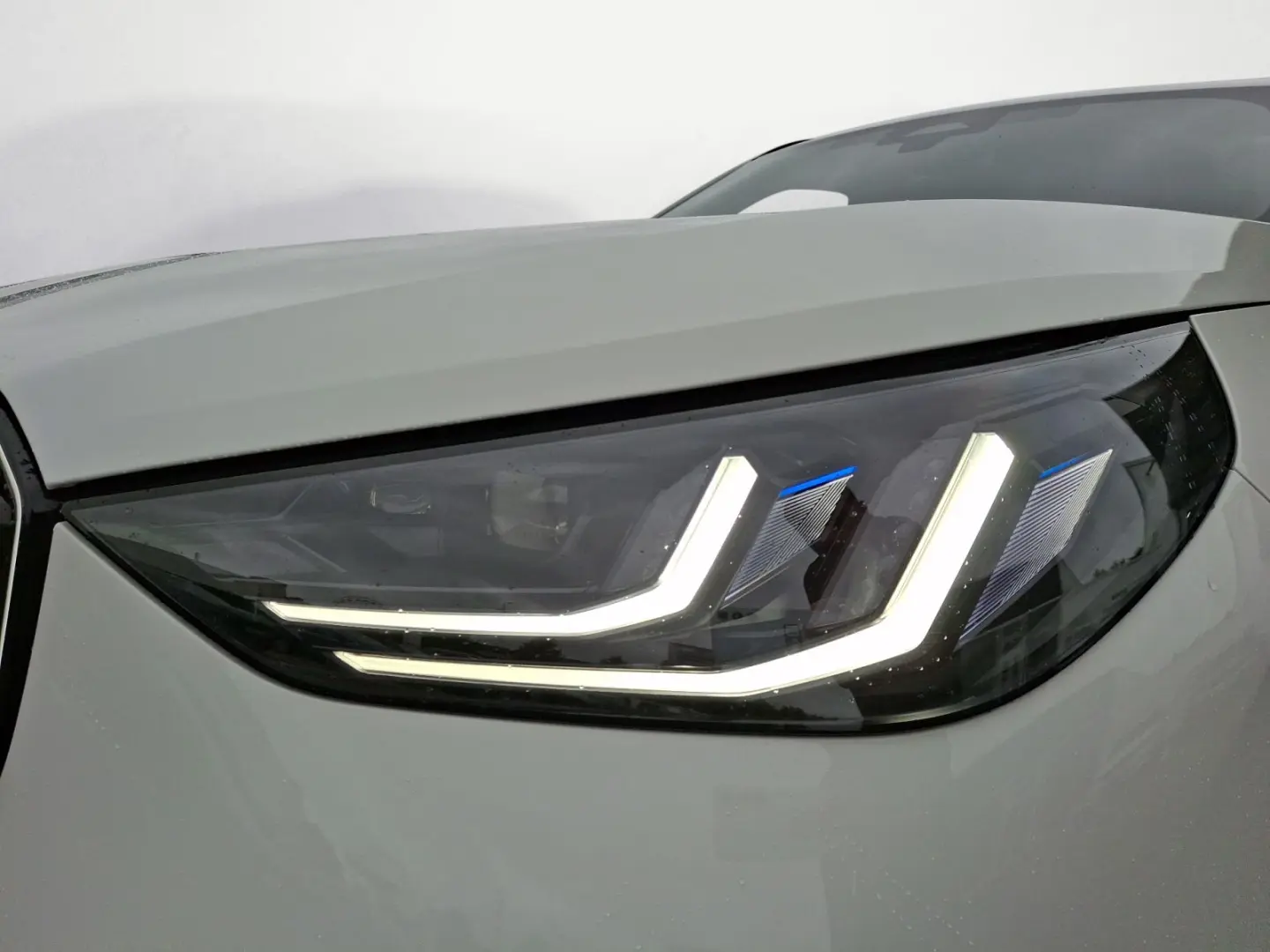 X3 xDrive20iA M SPORT PRO AHK Iconic Glow Adapti