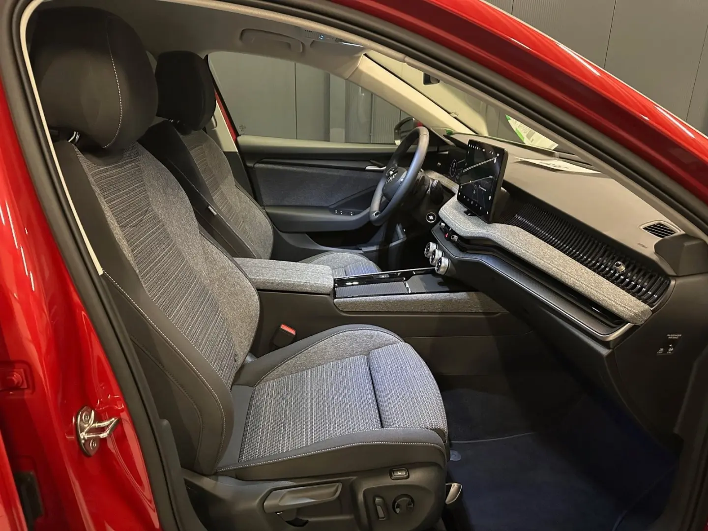 Superb Lim. 2.0 TDI DSG 4x4 Selection HeadUp 360