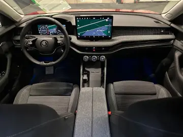 Superb Lim. 2.0 TDI DSG 4x4 Selection HeadUp 360