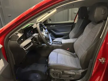 Superb Lim. 2.0 TDI DSG 4x4 Selection HeadUp 360