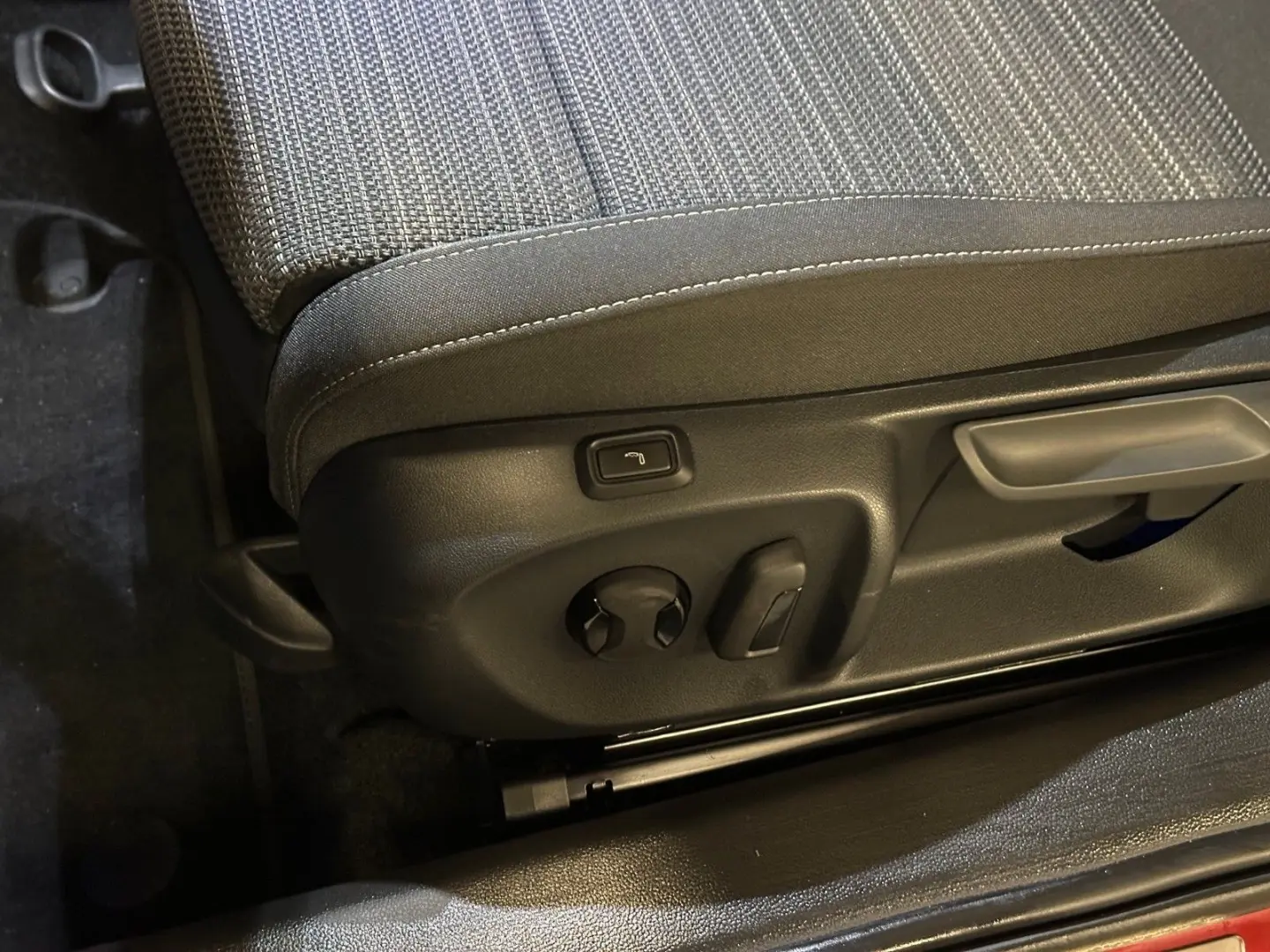 Superb Lim. 2.0 TDI DSG 4x4 Selection HeadUp 360