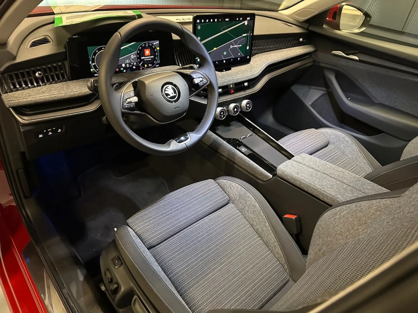 Superb Lim. 2.0 TDI DSG 4x4 Selection HeadUp 360