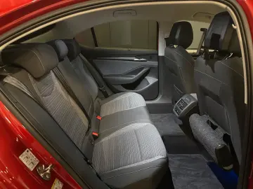 Superb Lim. 2.0 TDI DSG 4x4 Selection HeadUp 360