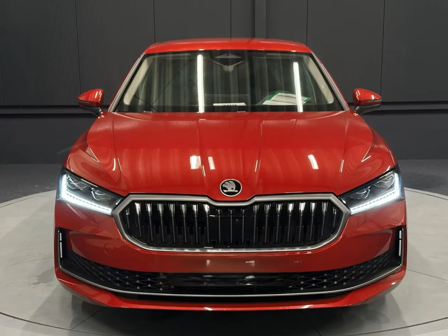 Superb Lim. 2.0 TDI DSG 4x4 Selection HeadUp 360