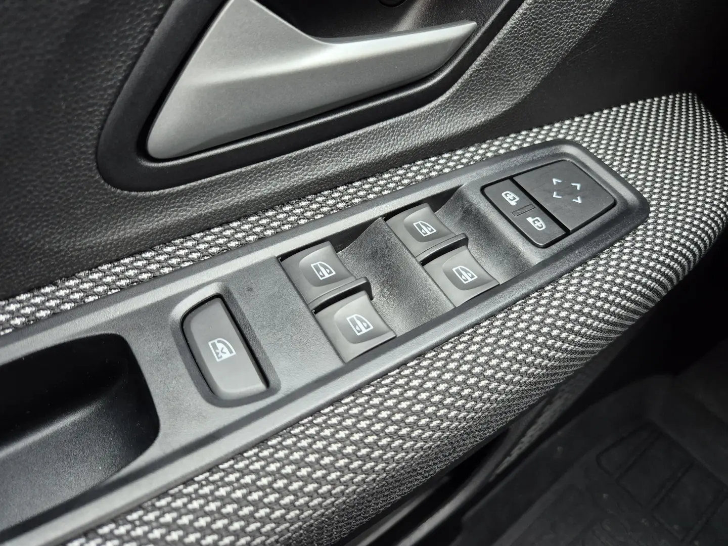 Dacia Sandero EXPRESSION 1.0 TCE 90 CP 2024