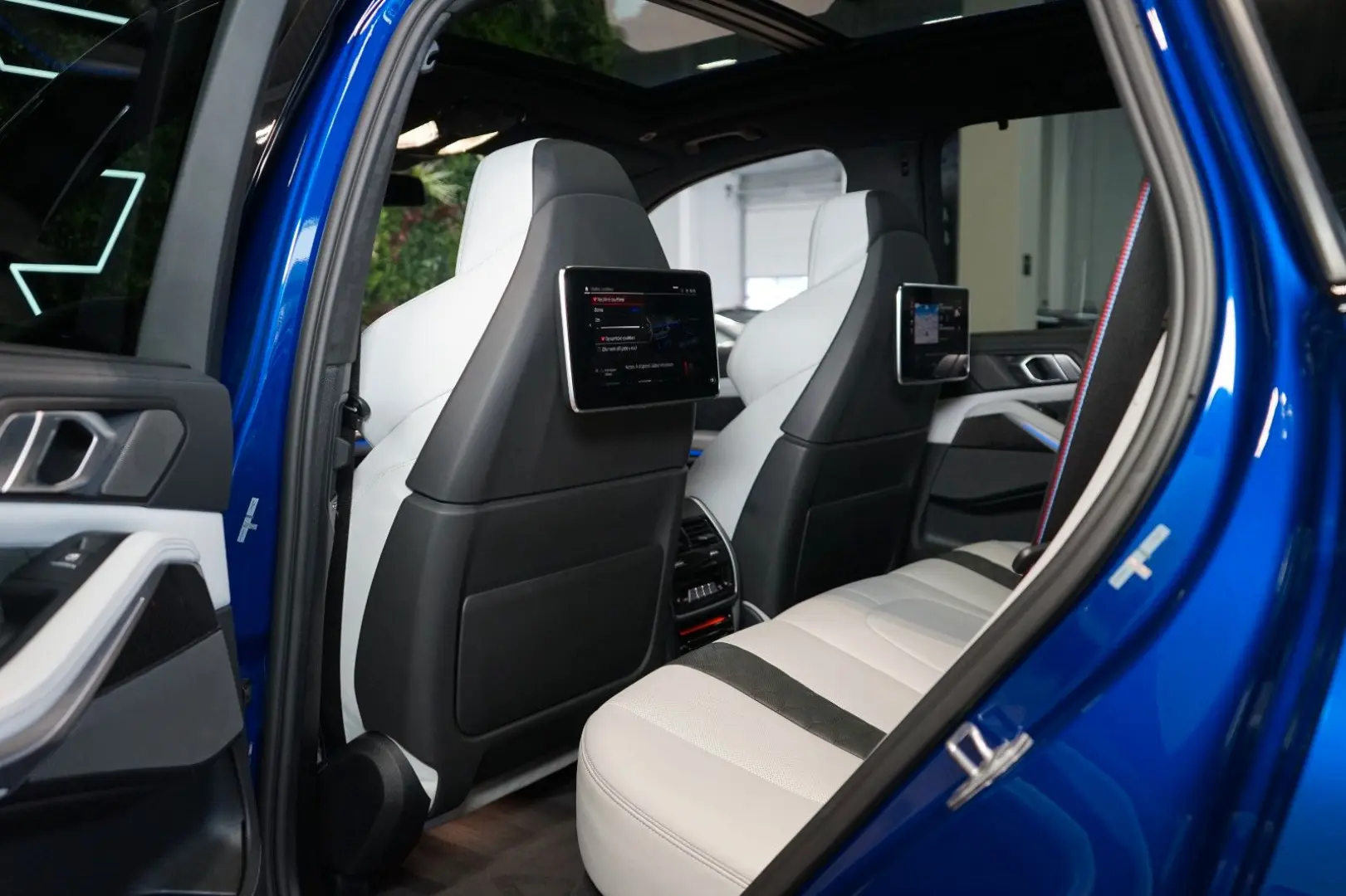 M COMPE xDRIVE TOW WARRANTY H K 76.942€ NETTO