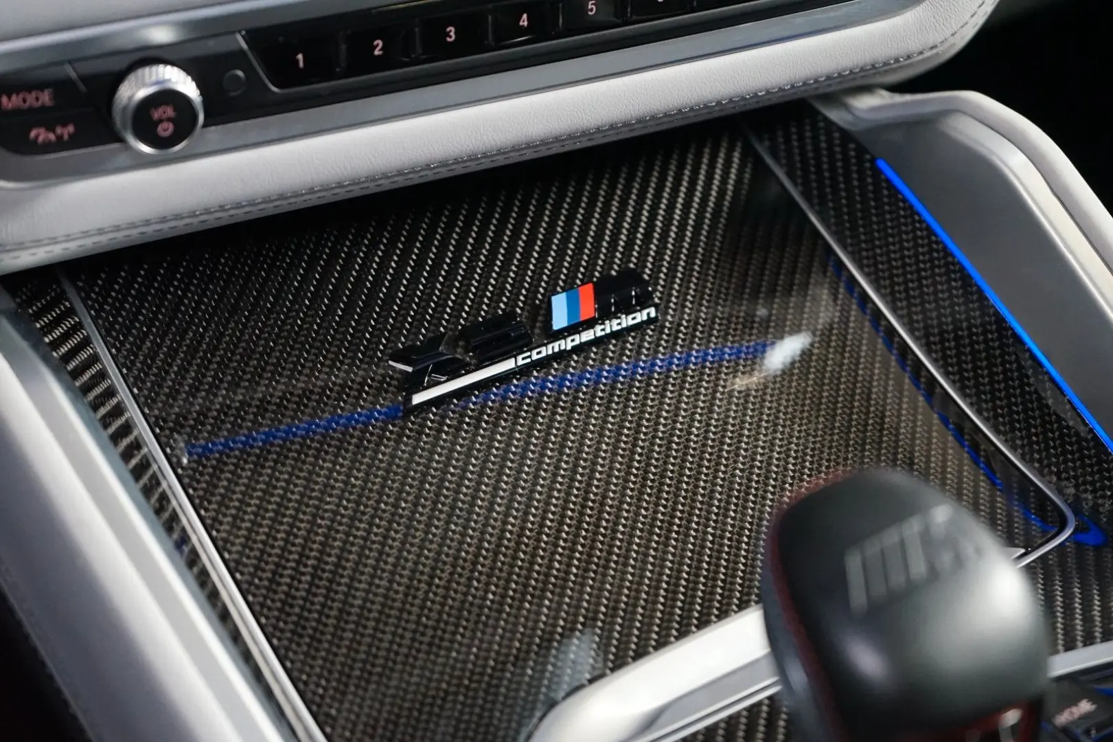 M COMPE xDRIVE TOW WARRANTY H K 76.942€ NETTO