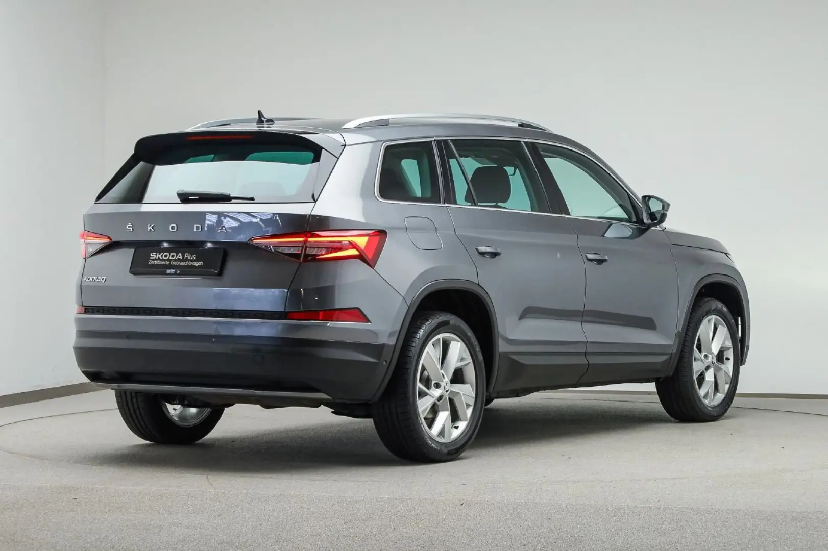 Kodiaq 1.5 TSI DSG TOUR CANTON STHZG MATRIX PDC