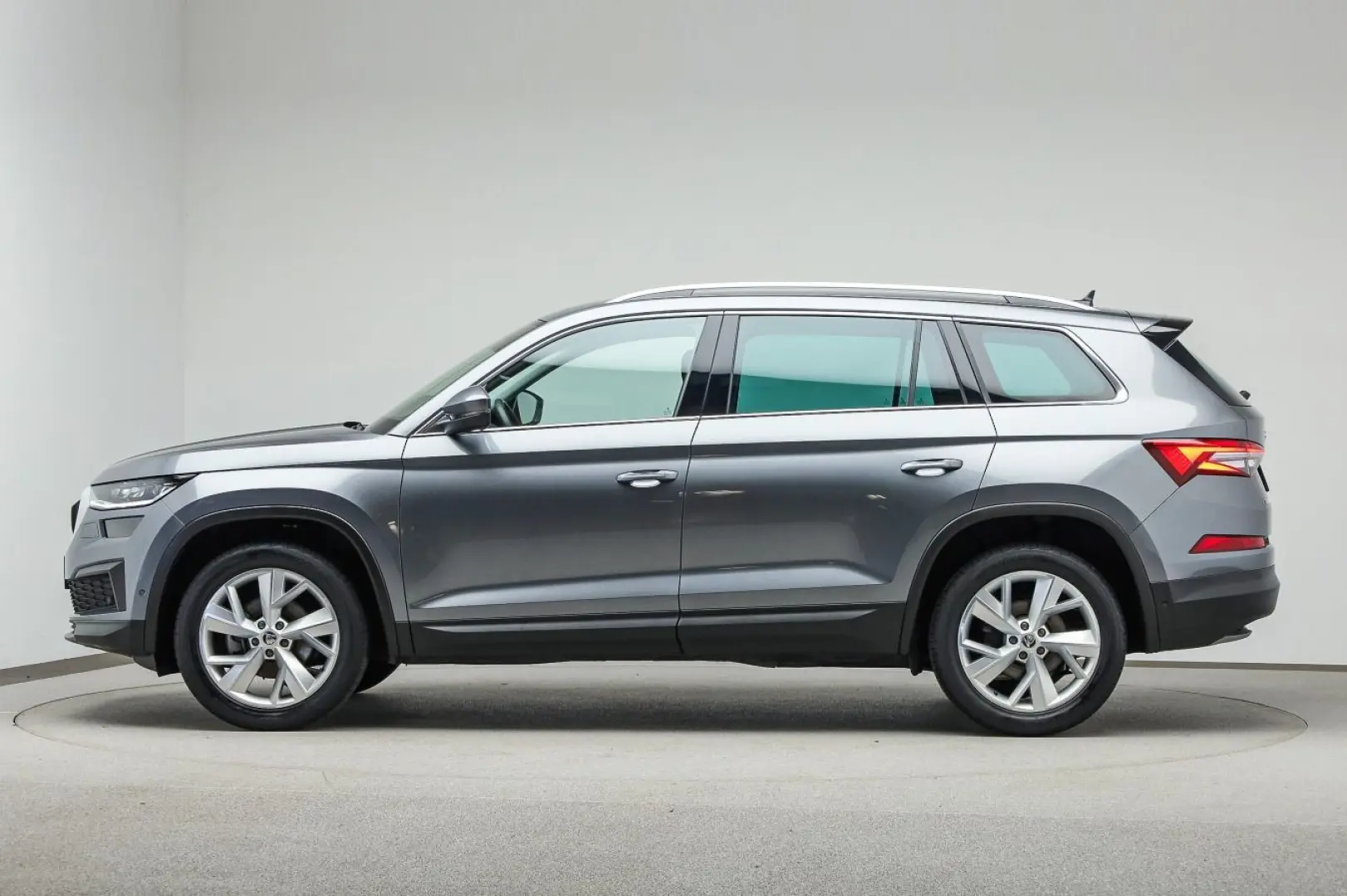 Kodiaq 1.5 TSI DSG TOUR CANTON STHZG MATRIX PDC