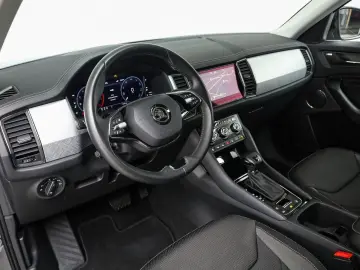 Kodiaq 1.5 TSI DSG TOUR CANTON STHZG MATRIX PDC