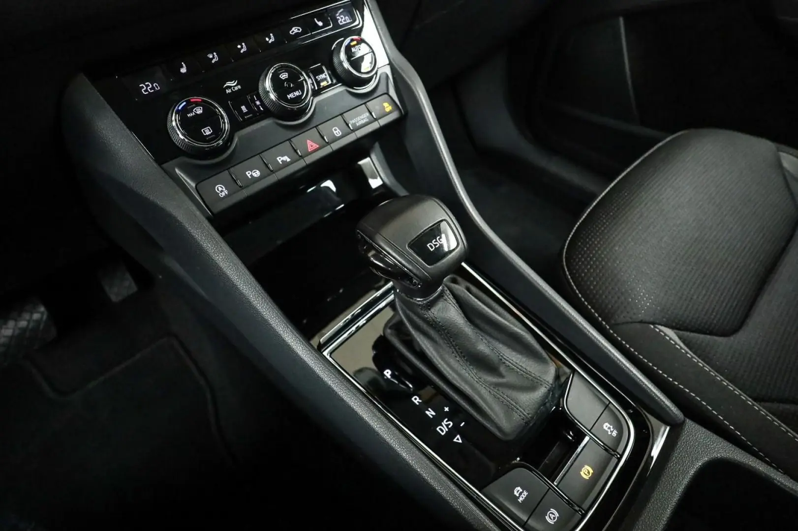 Kodiaq 1.5 TSI DSG TOUR CANTON STHZG MATRIX PDC