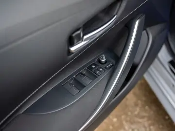 TOYOTA - COROLLA TOURING SPORTS HYBRIDE PRO