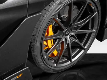 765LT Spider  Electrochromic Roof  Comfort Seats