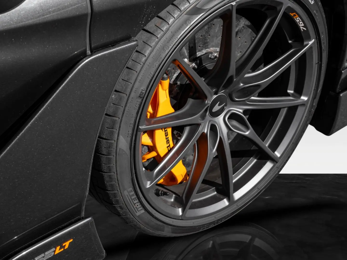 765LT Spider  Electrochromic Roof  Comfort Seats