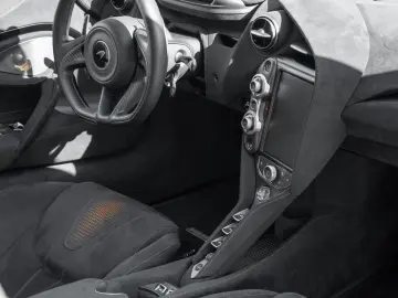 765LT Spider  Electrochromic Roof  Comfort Seats