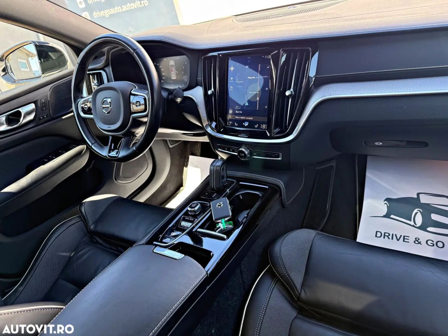 VOLVO S60 T8 R-DESIGN