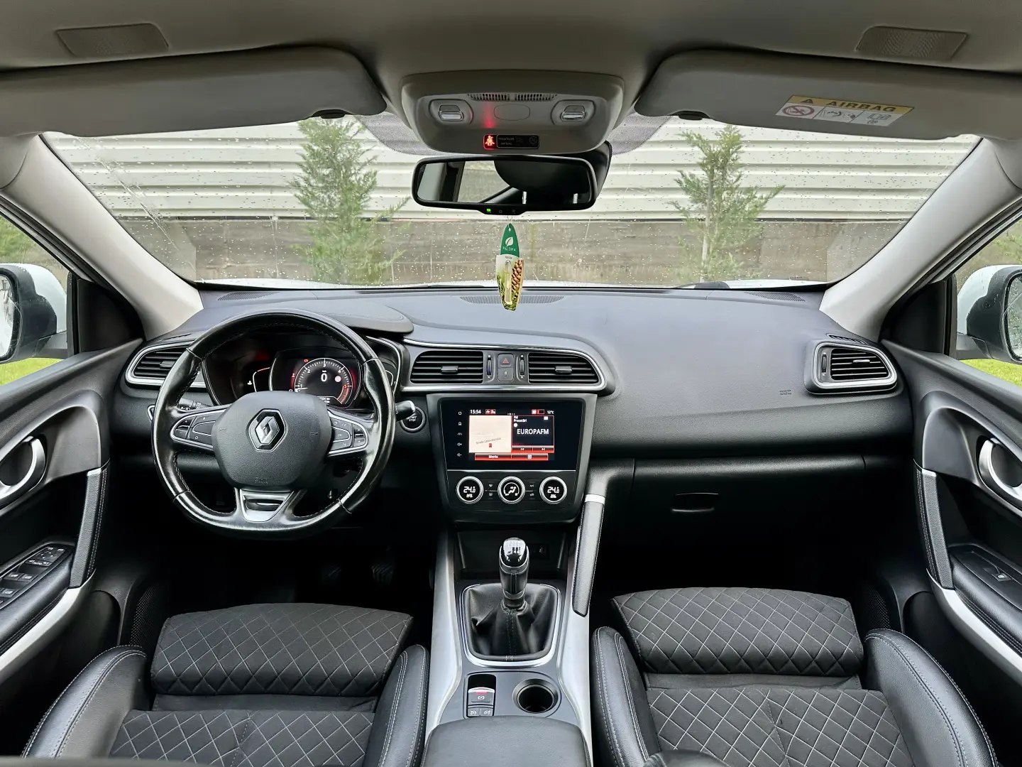 Renault Kadjar  carlig remorcare 133.000 km garantie  rate