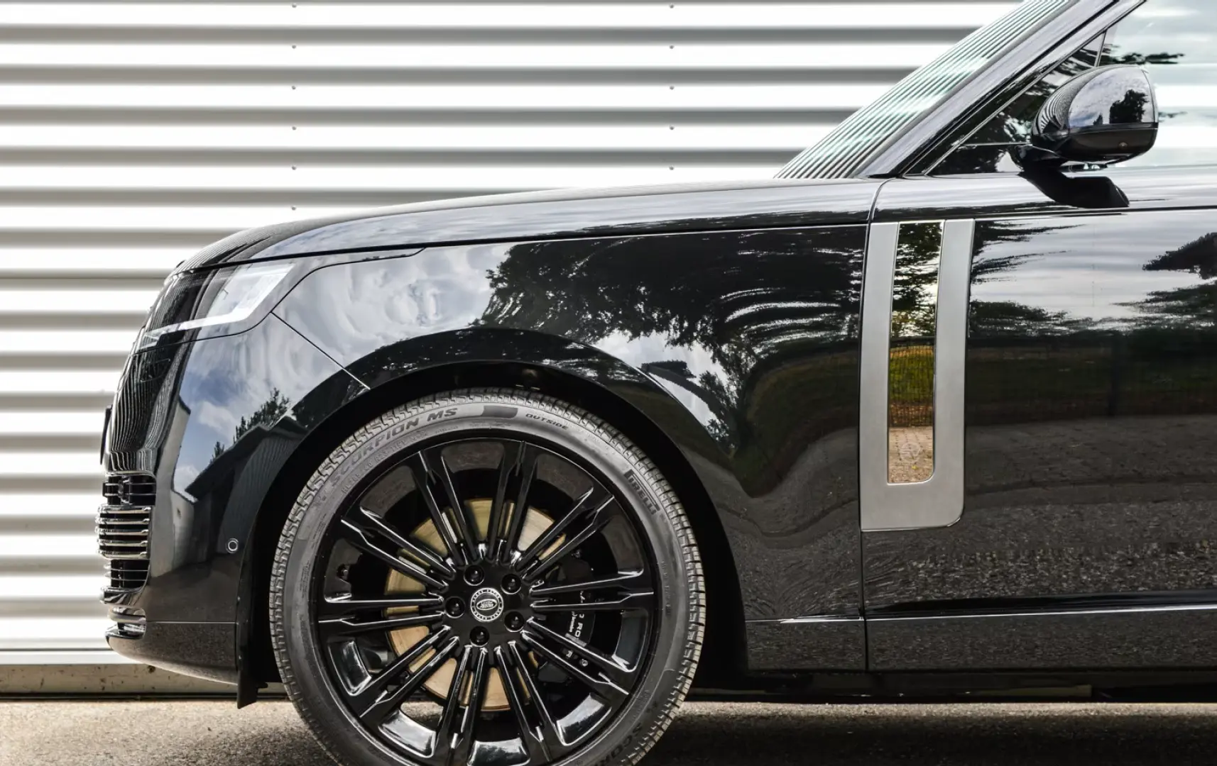 Land Rover Range Rover  SV   615 CP