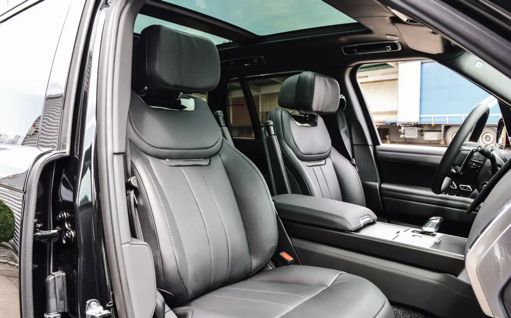 Land Rover Range Rover  SV   615 CP