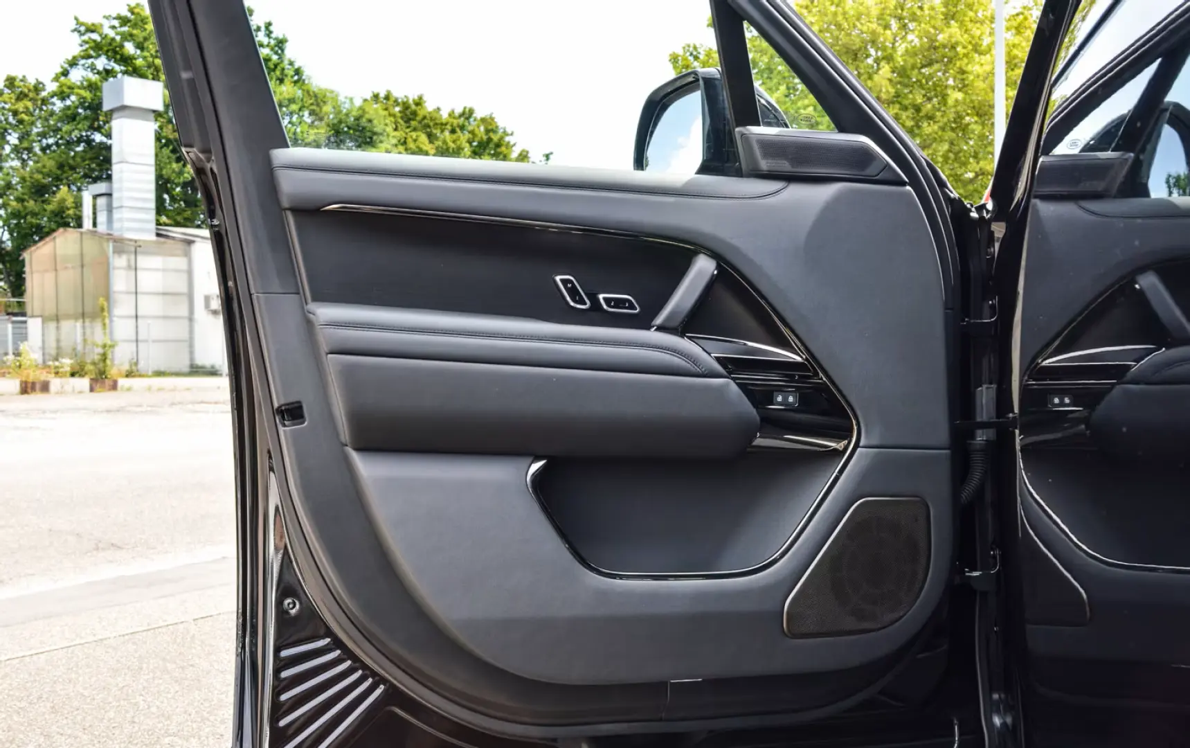 Land Rover Range Rover  SV   615 CP