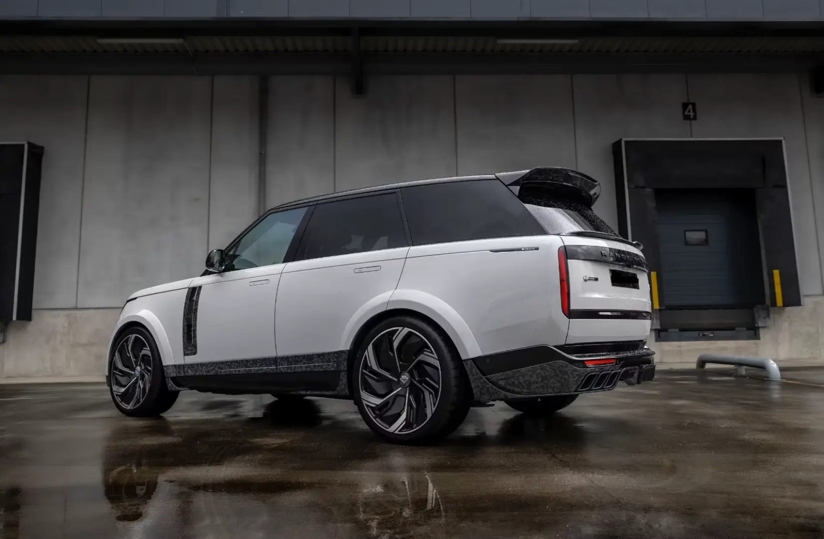 Land Rover Range Rover 4.4 P615 V8 MHEV