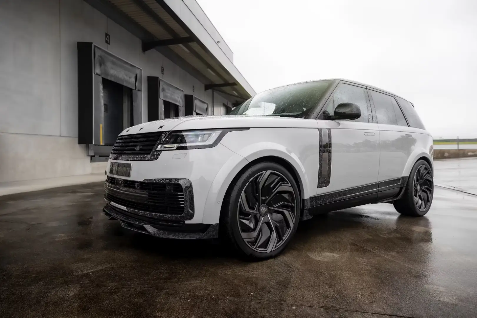 Land Rover Range Rover 4.4 P615 V8 MHEV