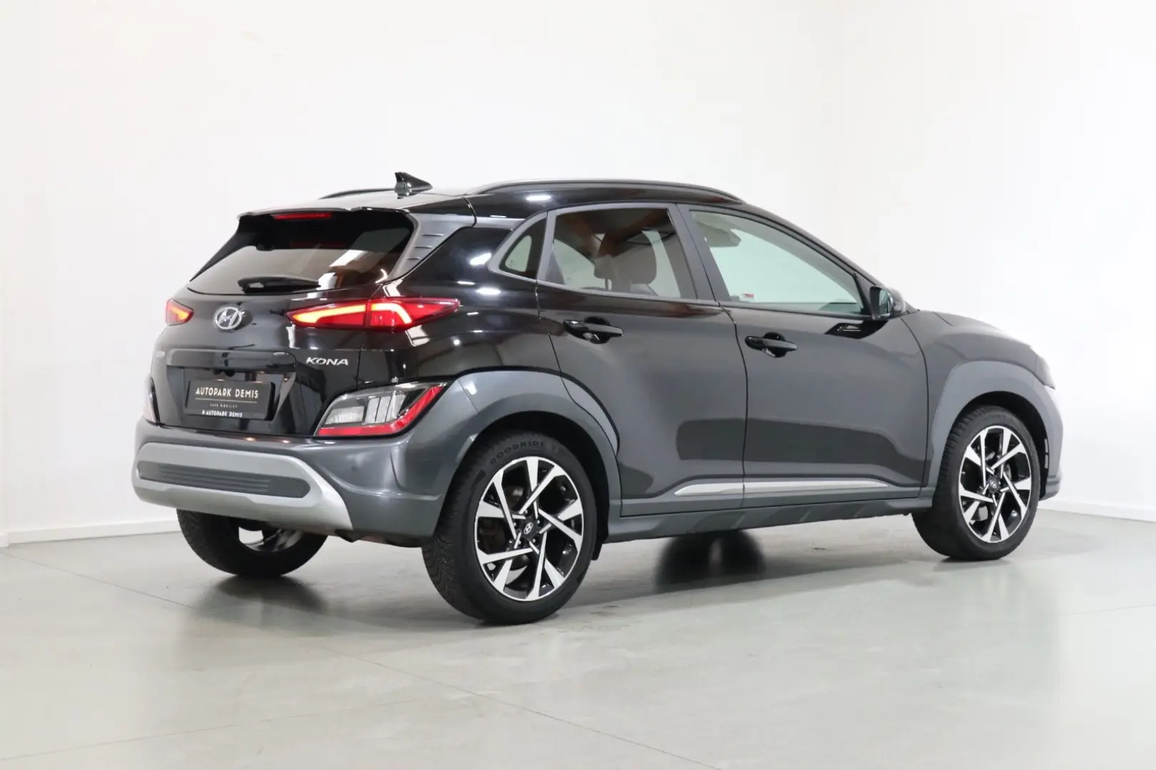 Kona Prime 2WD HUD KAMERA LED SHZ CARPLAY