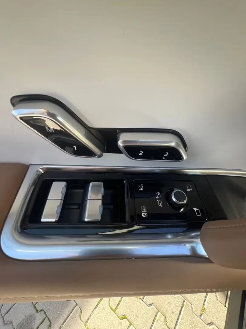 Land Rover Range Rover SV 4 4 LUNG 23  MEGA-FULL