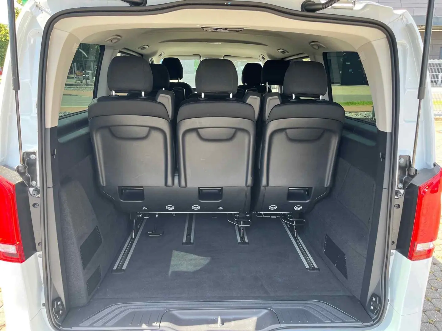 Vito 124 Tourer Pro ATM LED RFK 8 Sitzer