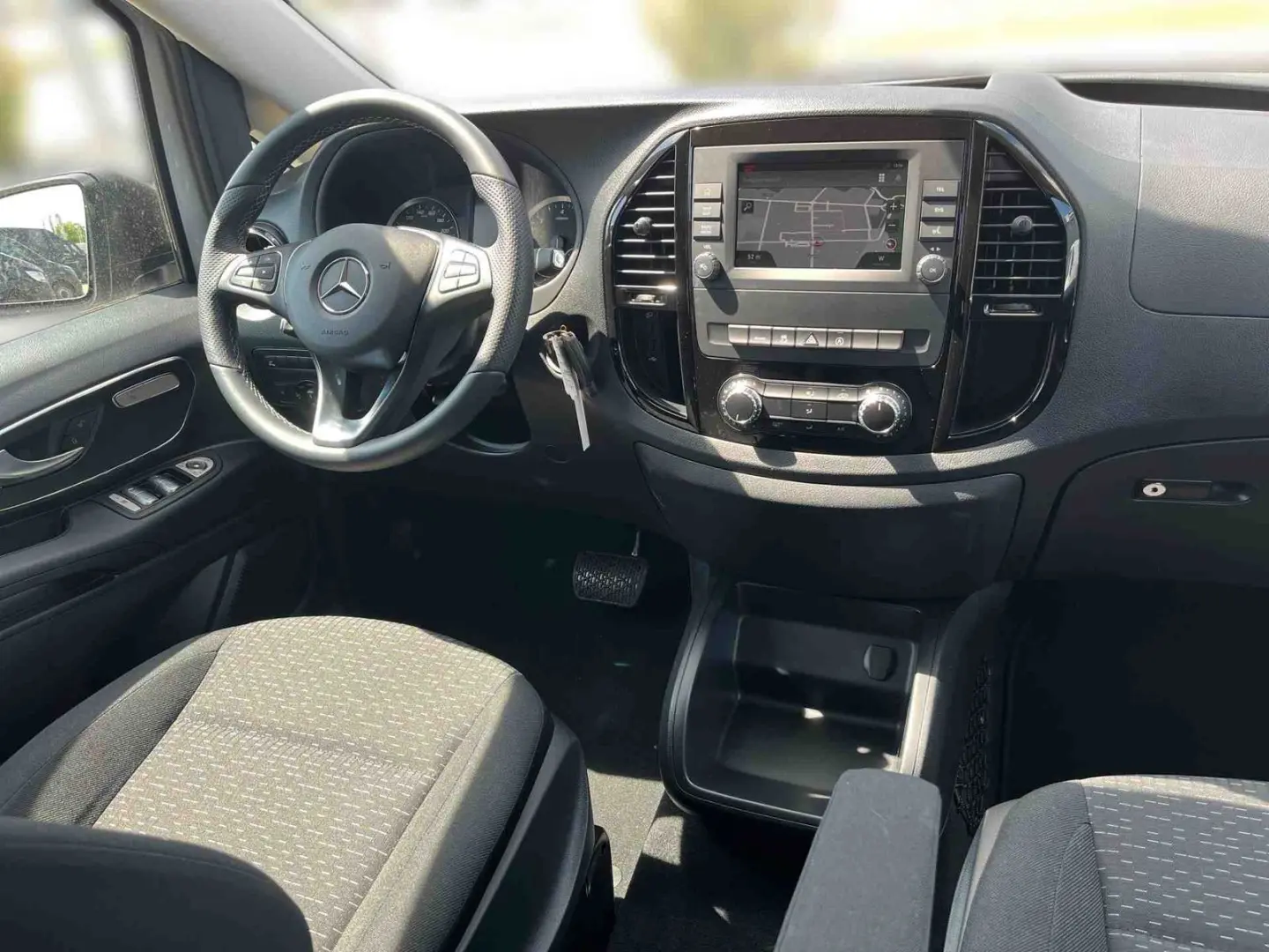 Vito 124 Tourer Pro ATM LED RFK 8 Sitzer