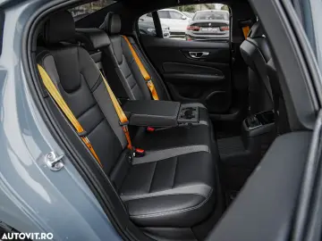 Volvo S60 T8 Recharge AWD Polestar Engineered