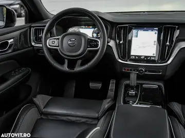 Volvo S60 T8 Recharge AWD Polestar Engineered