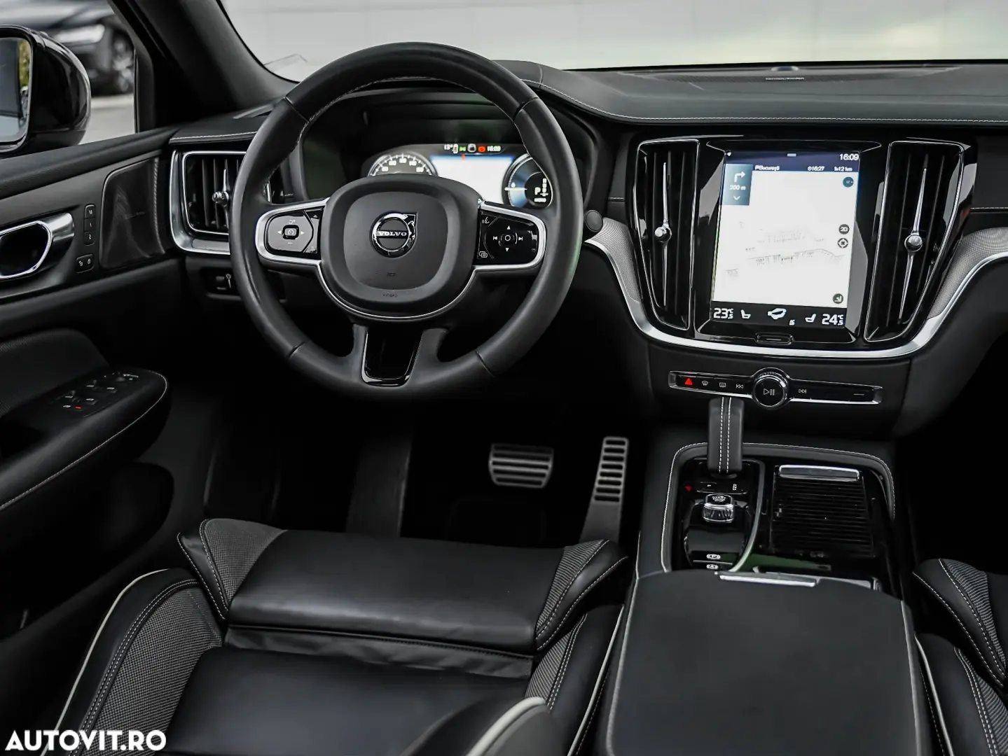 Volvo S60 T8 Recharge AWD Polestar Engineered