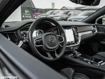 Volvo S60 T8 Recharge AWD Polestar Engineered