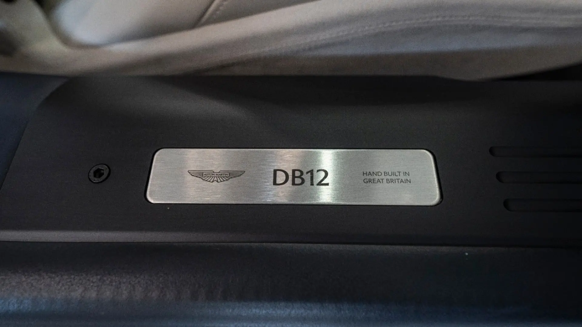 DB12 4.0 V8