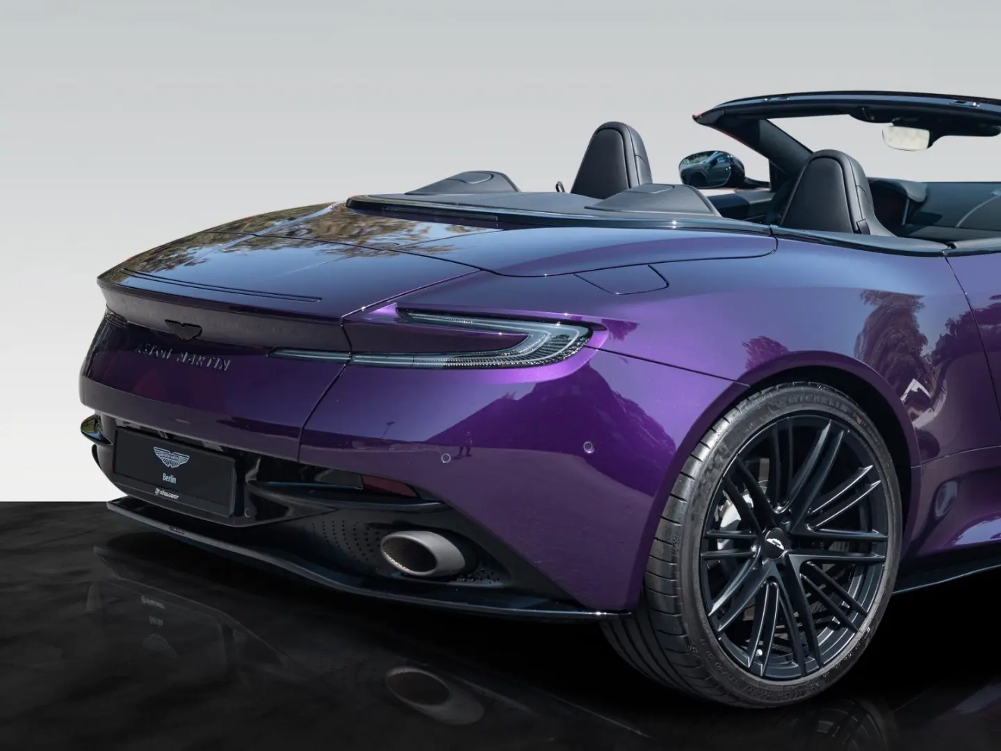DB12 Volante   Storm Purple   Gloss Black Pack