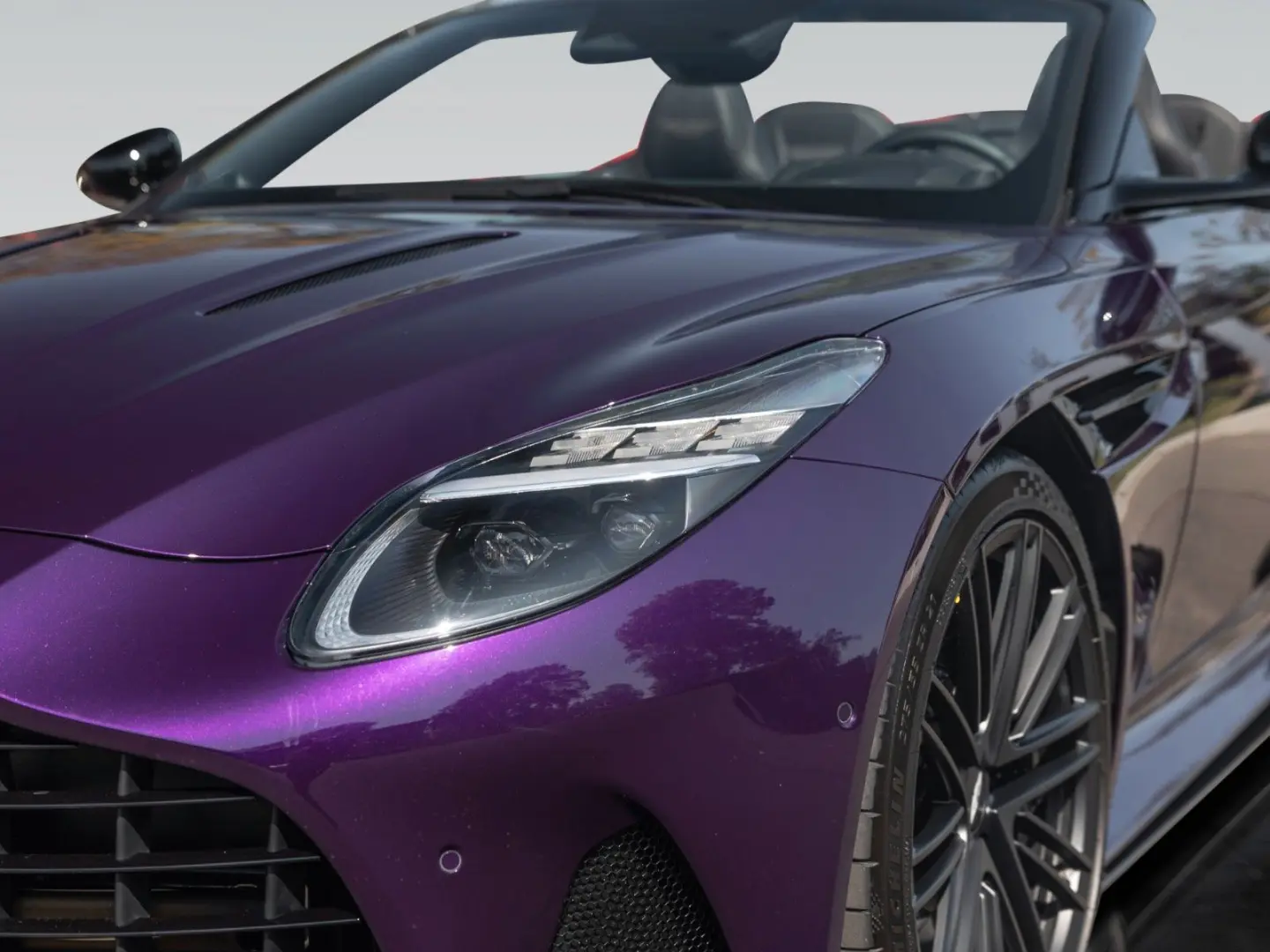 DB12 Volante   Storm Purple   Gloss Black Pack
