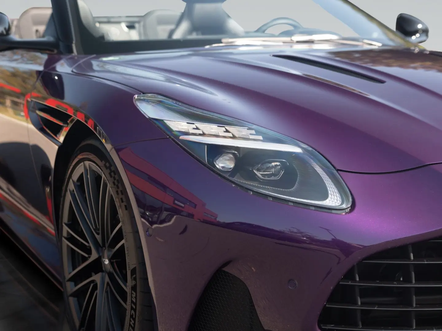 DB12 Volante   Storm Purple   Gloss Black Pack