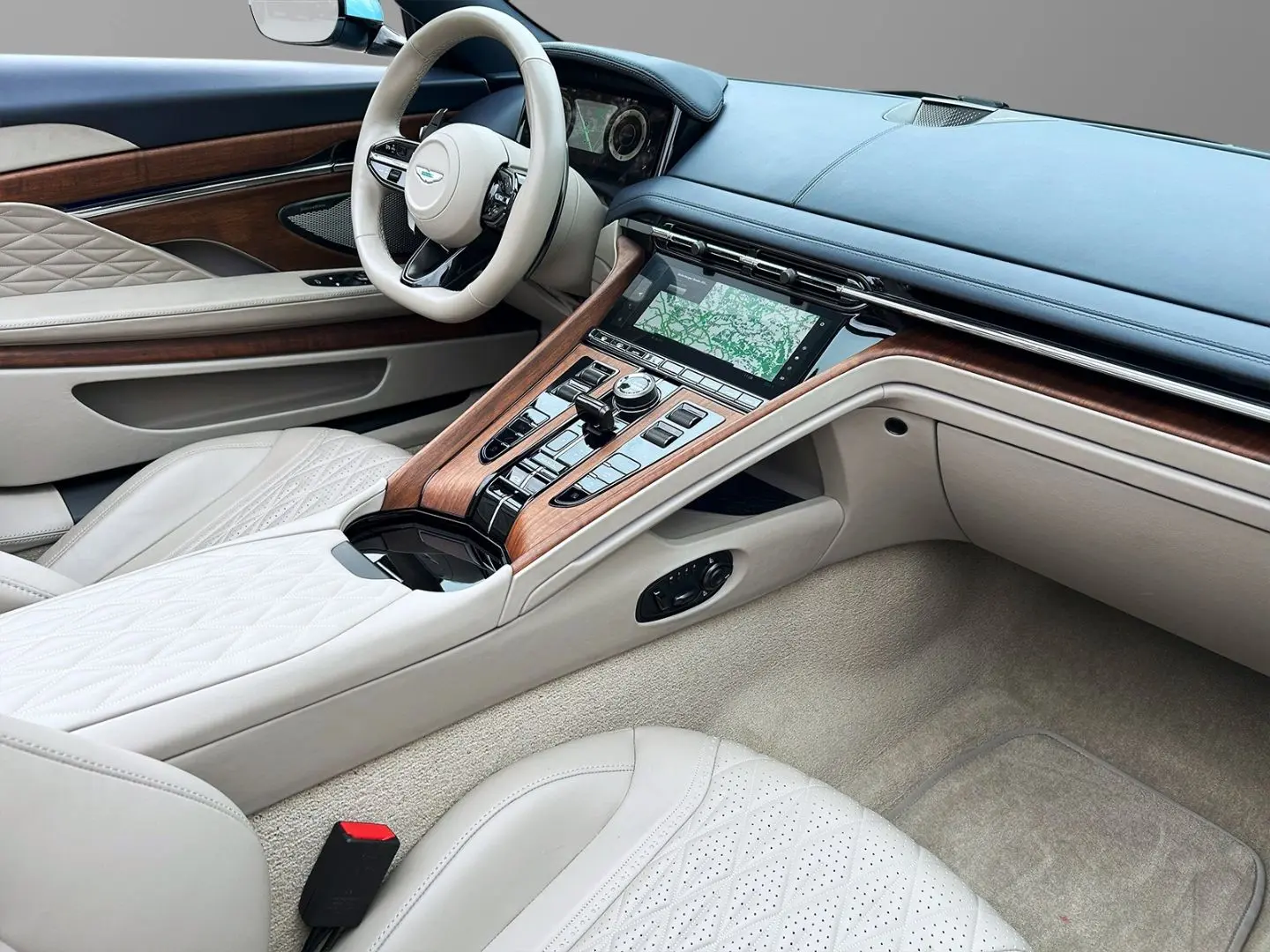 DB12 Volante Carribean Blue Pearl Carbonbremse