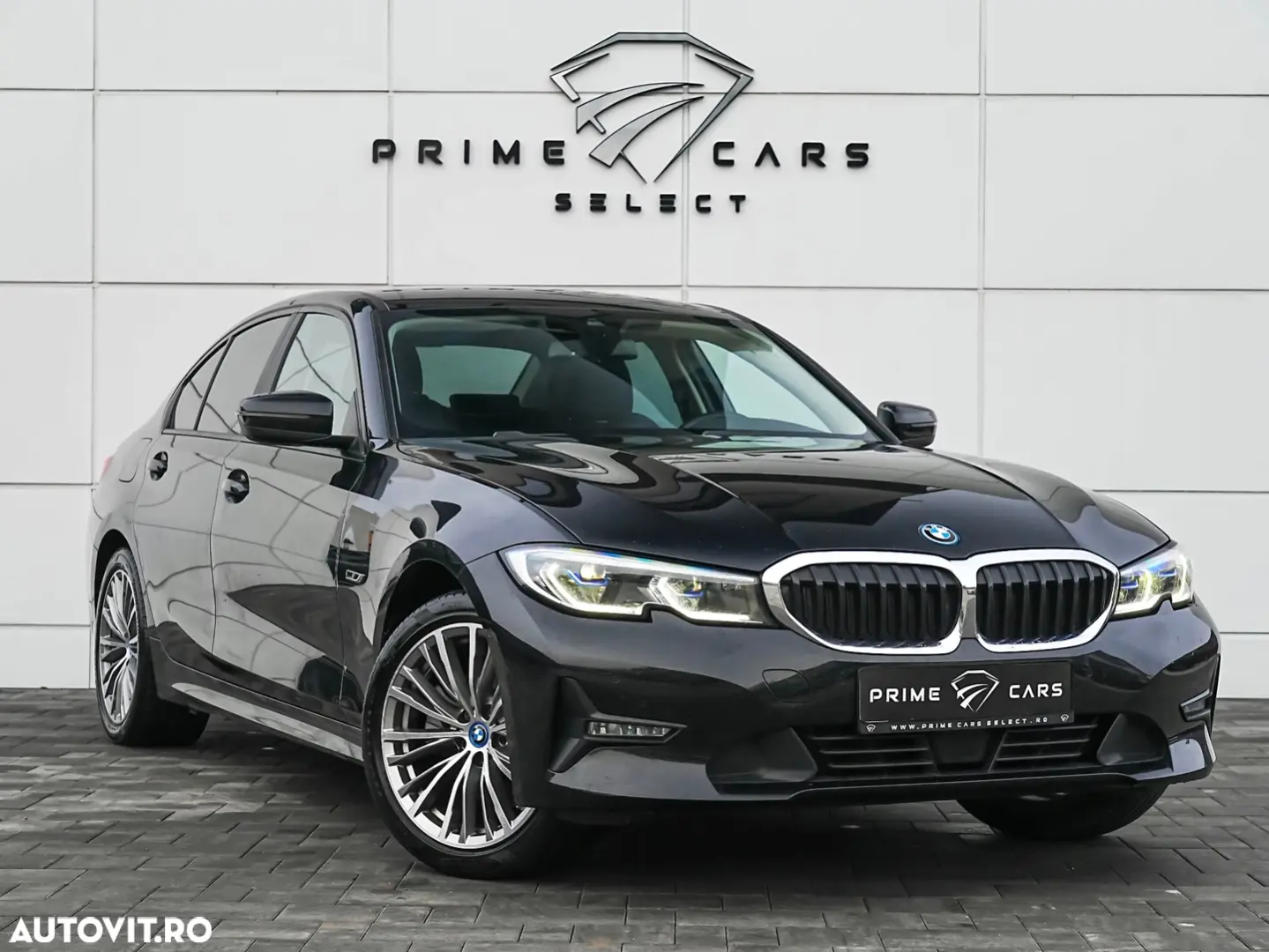 BMW Seria 3 330e Aut. Sport Line